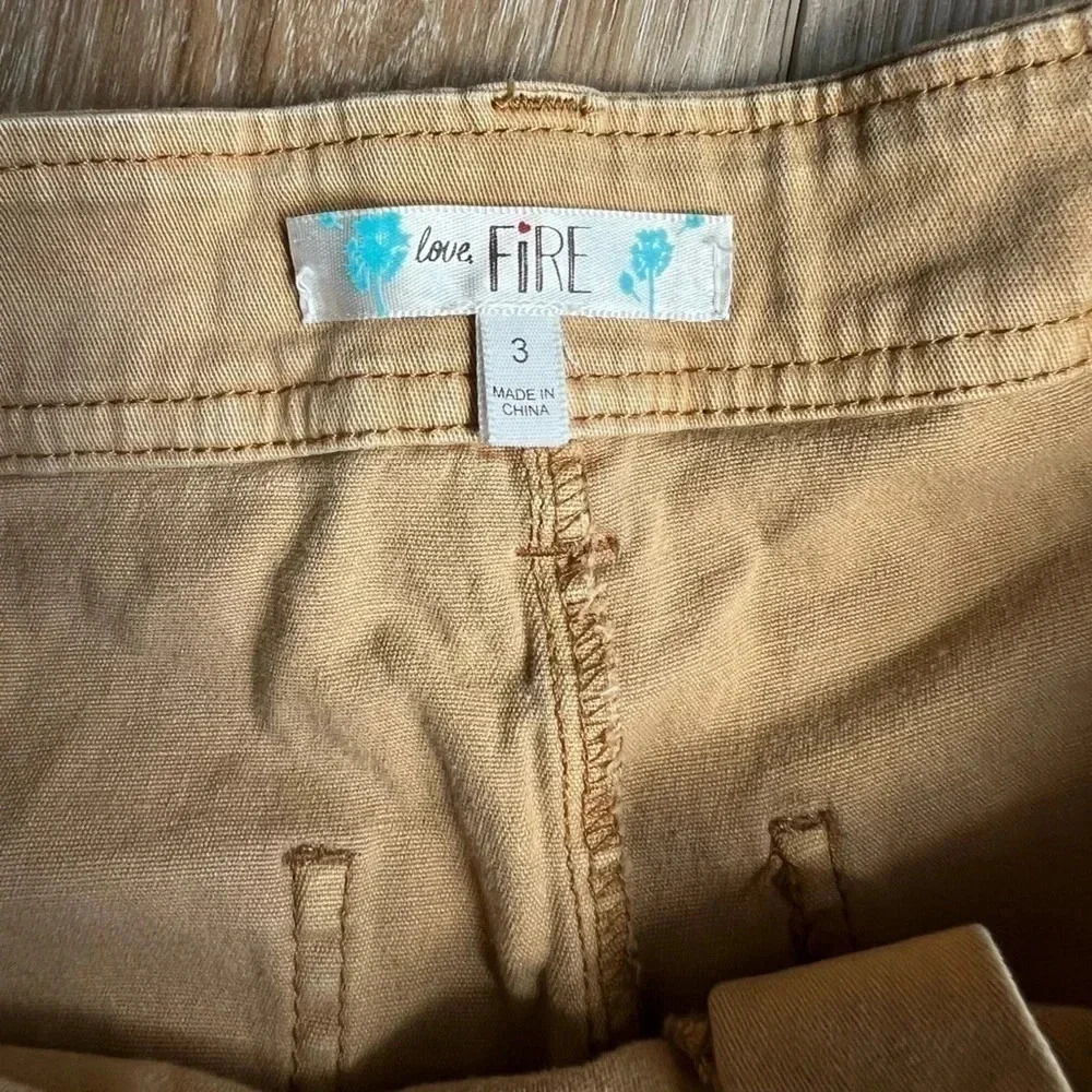 LOVE FIRE : shorts - Picture 3 of 3